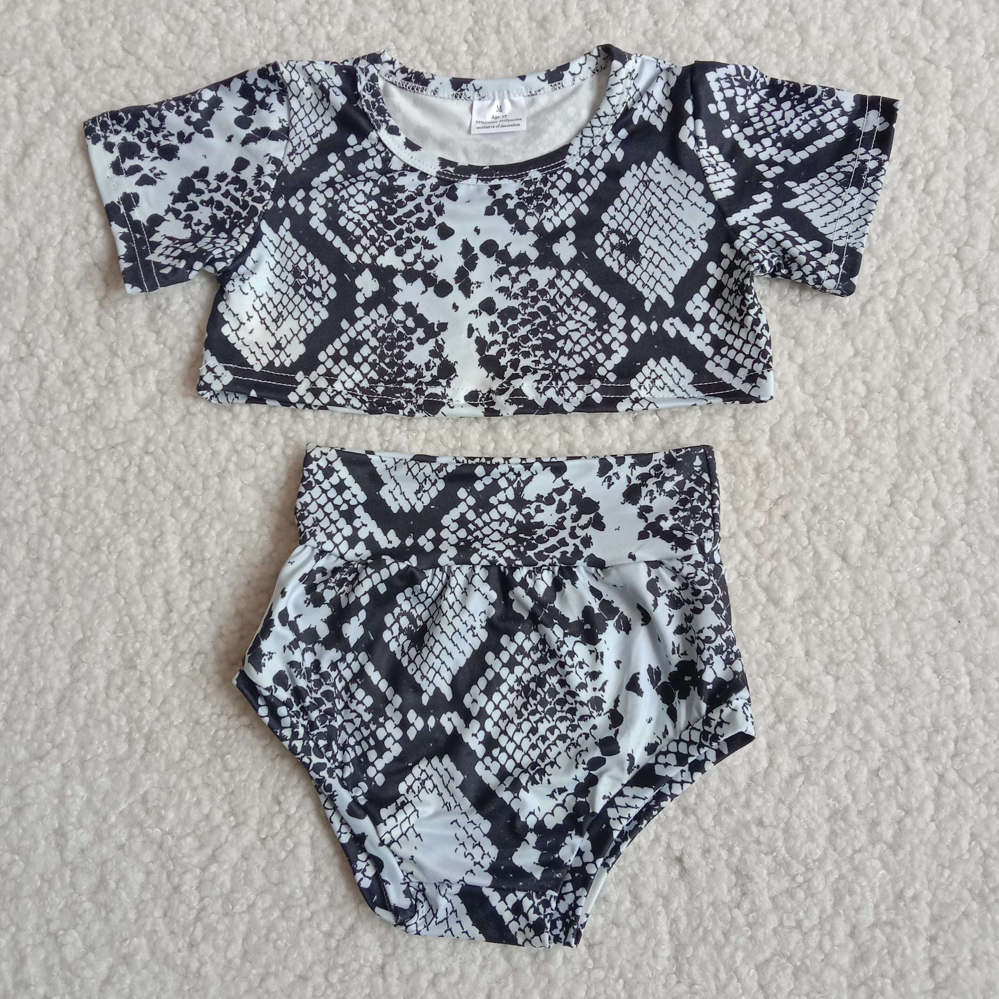 B12-12 Newborn Infant Snake Skin Printed Baby Girls Bummies Sets