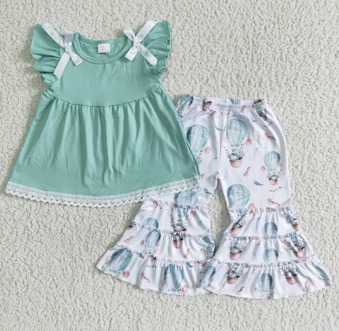 D6-11 hot air balloon with white bow and green set