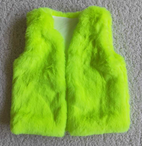 6 A0-13 Green faux fur girls vest