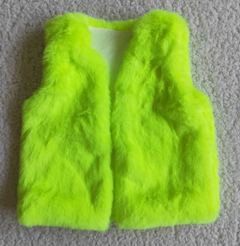 6 A0-13 Green faux fur girls vest